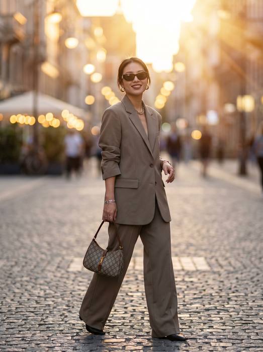 17c一起草-网红明星风格写真视频